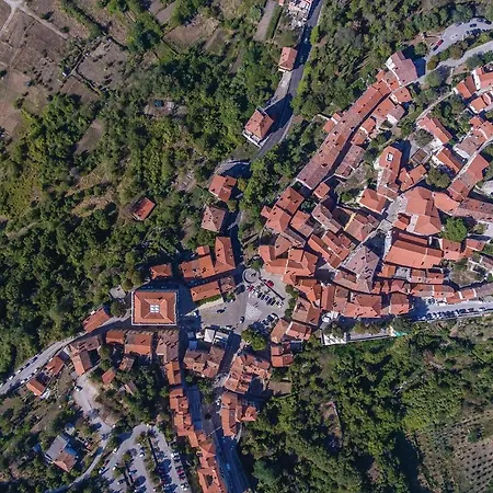 Stunning In Labin With Outdoor Swimming Pool Holiday home Veligolji
