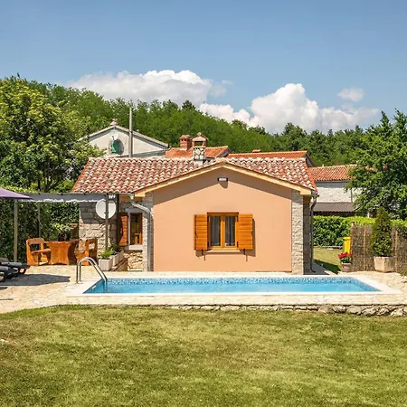 Holiday home Stunning In Labin With Outdoor Swimming Pool